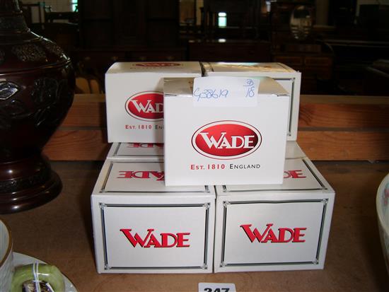 9 Wade figures